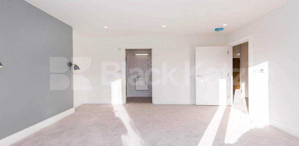 			2 Bedroom, 1 bath, 1 reception Flat			 Hilldrop Road, Tufnell Park